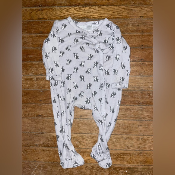 Nordstrom Baby Other - Nordstrom neutral natural puppy dog Boston terrier footie romper sleeper